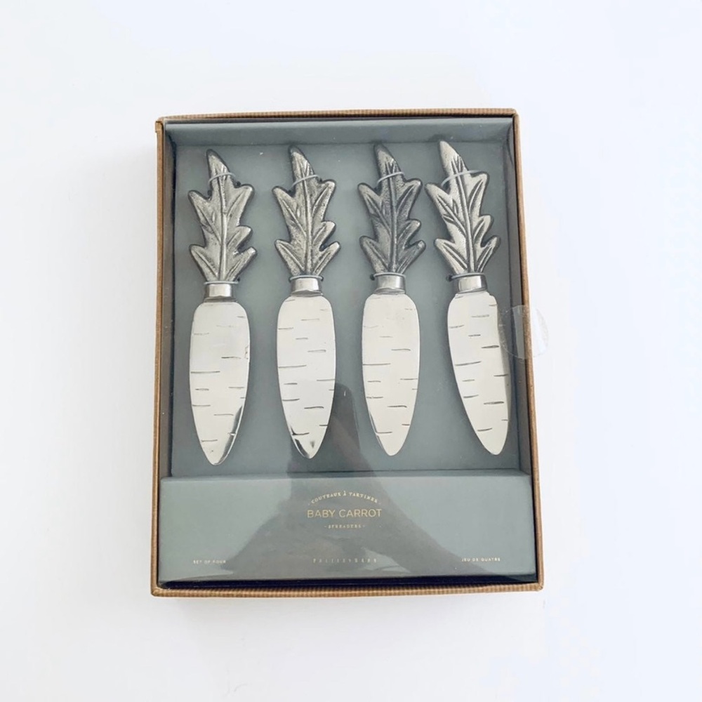 EASTER NWT PB Carrot Spreader Set